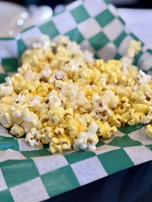 The Ground Round by null