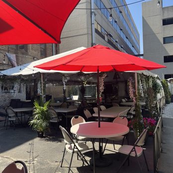 Spaghettini Pizza Trattoria - Patio - Pizza Near Me - Mineola, New York