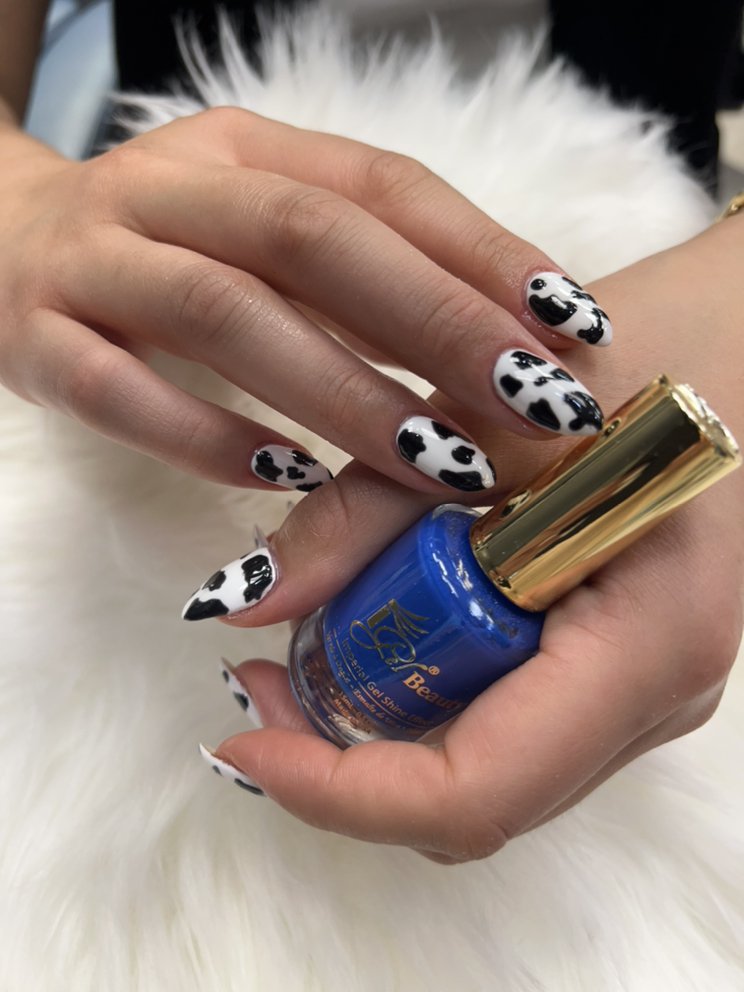 VLUXE NAILS & SPA 89 Photos & 39 Reviews 845 Beacon St, Newton