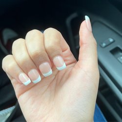 Queen Nails - French tip - horribly done. Don't do it or go here for it