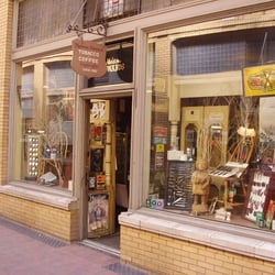 Maison Edwards Tobacconist - Maison Edwards Tobacconist.