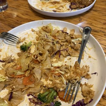 Sa Thai - Pad Thai and jungle noodles - Salad Near Me - Albuquerque, New Mexico