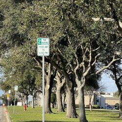 Lindale Park - Parking sign