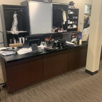 Men's Wearhouse - Suit and tuxedo purchase center - Men's Clothing Near Me - KENNEWICK, Washington
