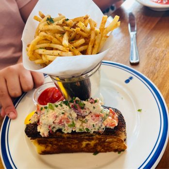 Hudson House - Lobster Roll - American Near Me - Dallas, Texas Hudson House - Lobster Roll - American Near Me - Dallas, Texas