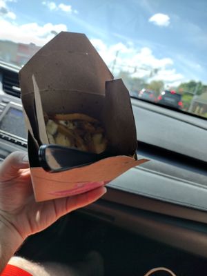 Petit Poutinerie by null