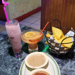 Default chips and dip and blueberry mojito and marg Default chips and dip and blueberry mojito and marg
