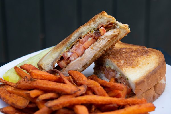 The Olde Heritage Tavern by null