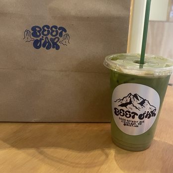 Beet Jar - Banana matcha - Juice Bars & Smoothies Near Me - Cleveland, Ohio