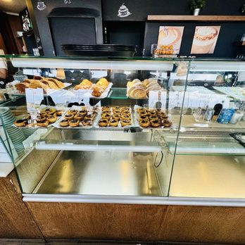 Confeitaria A Colmeia - Pastries - Cafes Near Me - Ponta Delgada, 20