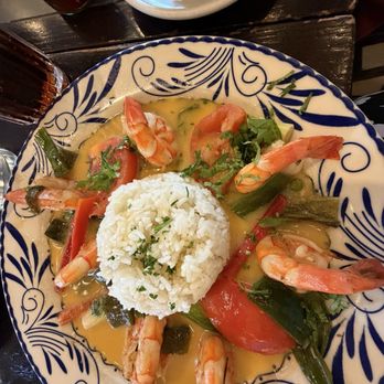 Guapo's Cocina & Bar - Cams - Mexican Near Me - Falls Church, Virginia