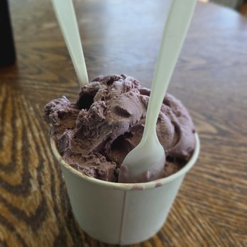 Heyn's - Ice Cream & Frozen Yogurt Near Me - North Liberty, Iowa