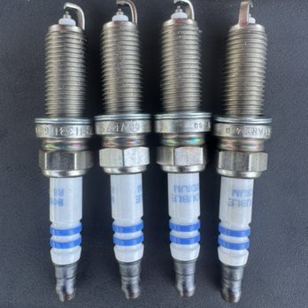 Gearshift Mobile Auto Technician - New spark plugs - Auto Repair Near Me Gearshift Mobile Auto Technician - New spark plugs - Auto Repair Near Me