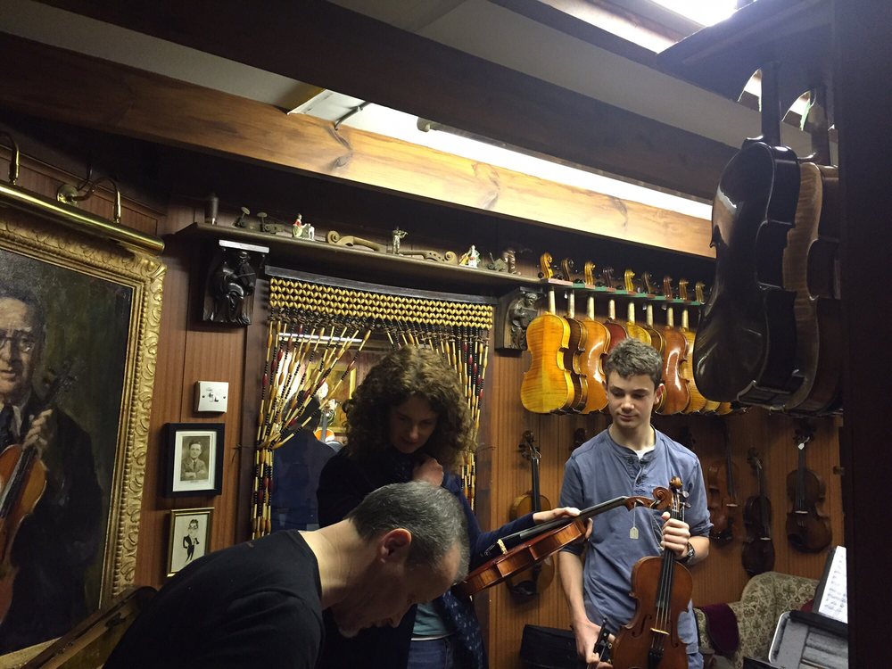 VIOLIN SHOP Updated July 2024 711 Blackie Street, Glasgow, United