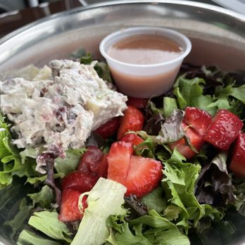 Vinaigrette Salad Kitchen - Chicken salad - Salad Near Me - Louisville, Kentucky Vinaigrette Salad Kitchen - Chicken salad - Salad Near Me - Louisville, Kentucky