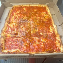 Quincin Pizzeria & Spanish Food - Grandma Pizza - Phenomenal