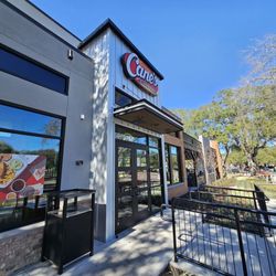 Raising Cane's Chicken Fingers - Outside