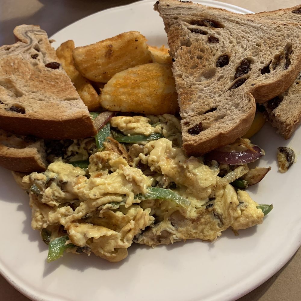 Three Egg Scrambler with smoked Gouda (delicious!) Three Egg Scrambler with smoked Gouda (delicious!)
