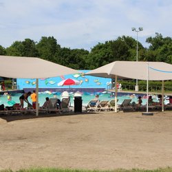 Eagle Pointe Wave Pool