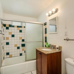 MY General Construction - Bathroom before photo