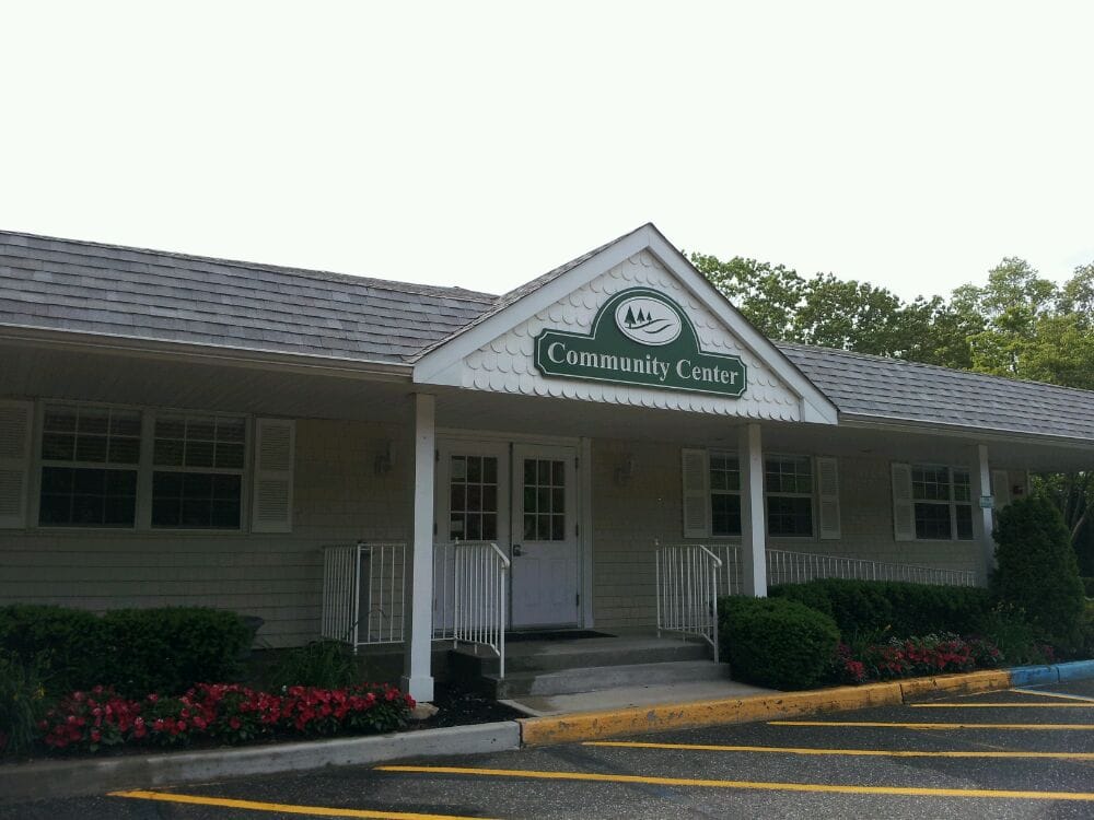 PINE HILLS COUNTRY CLUB Updated September 2024 1 Meadowoods Ln