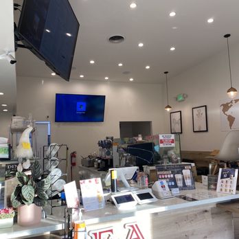 Ding Tea Hollywood  - Inside cashier - Bubble Tea Near Me - Los Angeles, California
