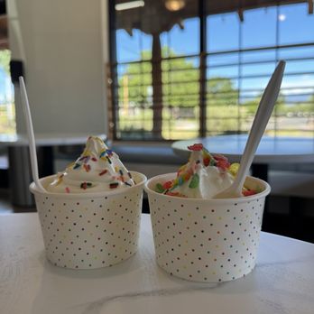 Oneko - 2 sweet corn ice creams - Ice Cream & Frozen Yogurt Near Me - Los Ranchos de Albuquerque, New Mexico Oneko - 2 sweet corn ice creams - Ice Cream & Frozen Yogurt Near Me - Los Ranchos de Albuquerque, New Mexico