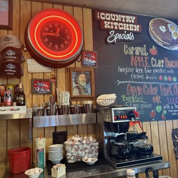 JT Country Kitchen - Sitting at the bar! Tiny and cute - Breakfast & Brunch Near Me - Joshua Tree, California JT Country Kitchen - Sitting at the bar! Tiny and cute - Breakfast & Brunch Near Me - Joshua Tree, California