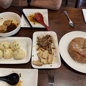 Wu Wei Din Chinese Cuisine - Pork wontons in spicy sauce, pan fried pork buns, stewed combo (beef / tripe / pork ears / bean curd), and golden sesame cake - Taiwanese Near Me - Plano, Texas Wu Wei Din Chinese Cuisine - Pork wontons in spicy sauce, pan fried pork buns, stewed combo (beef / tripe / pork ears / bean curd), and golden sesame cake - Taiwanese Near Me - Plano, Texas