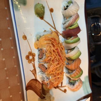 Sushi Tomo - Sushi Bars Near Me - Pittsburgh, Pennsylvania