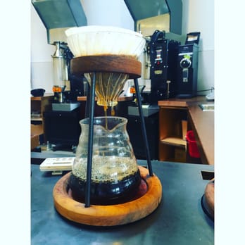Artís Coffee - V60 Pour Over - Coffee & Tea Near Me - Berkeley, California