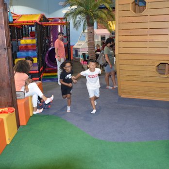 Unplug and Play - Indoor Playcenter Near Me - Montclair, Virginia