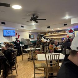 Saluda Mexican Grill - Dining area