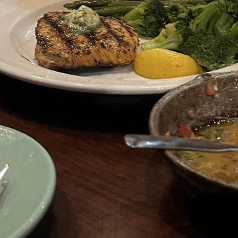 Bahama Breeze - Grilled Chicken Breast - Bars Near Me - Orlando, Florida