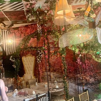 Alice's Teapot Cafe - Another dining room - Themed Cafes Near Me - Delray Beach, Florida