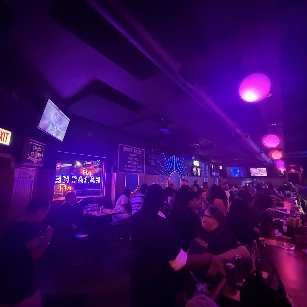 Alice's Lounge - Dive Bars Near Me - Chicago, Illinois