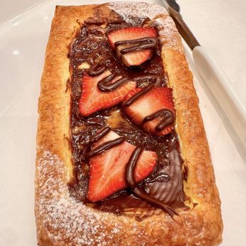 Paris Baguette - Pizzetta with Strawberry & Nutella - Bakeries Near Me - North Brunswick, New Jersey Paris Baguette - Pizzetta with Strawberry & Nutella - Bakeries Near Me - North Brunswick, New Jersey