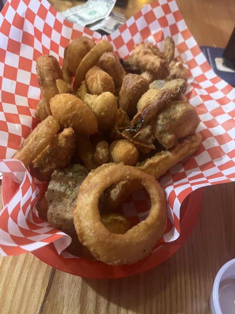 LAURIES COACH BAR & GRILL W4969 Holmes St, Ogema, Wisconsin