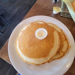 Warren's Drive Inn - Fluffy pancakes.