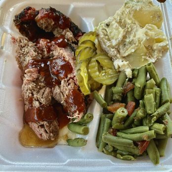 Goebel's Country Store - Little Sissy plate with brisket, potato salad, green beans, pickles and side of bread and bbq sauce - Barbeque Near Me - Shady Cove, Oregon Goebel's Country Store - Little Sissy plate with brisket, potato salad, green beans, pickles and side of bread and bbq sauce - Barbeque Near Me - Shady Cove, Oregon
