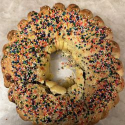 Eagle Rock Italian Bakery & Deli - DELICIOUS! Small Size Italian Fig Cake called Buccellato - a Classic Christmas Holiday Tradition @ Eagle Rock Bakery Dec. 2022