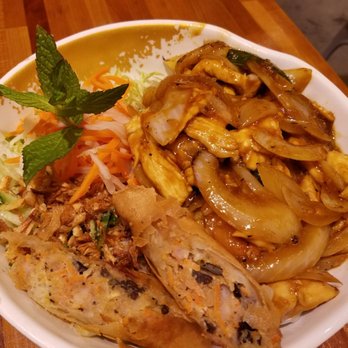 Anh's Kitchen - Chicken vermicelli dish - Vietnamese Near Me - Atlanta, Georgia