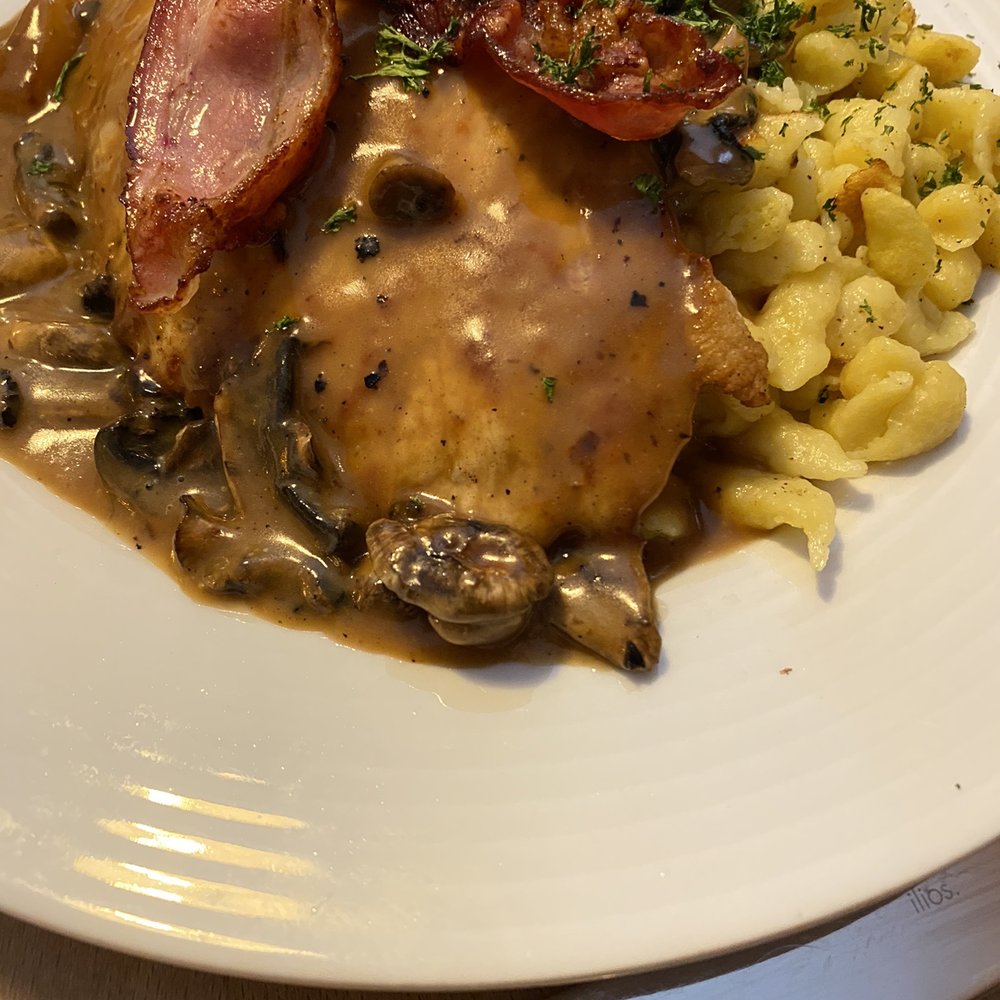 Rose - Schlemmerschnitzel with spaetzle - Bavarian Near Me - Kaufbeuren, BY