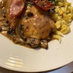 Rose - Schlemmerschnitzel with spaetzle