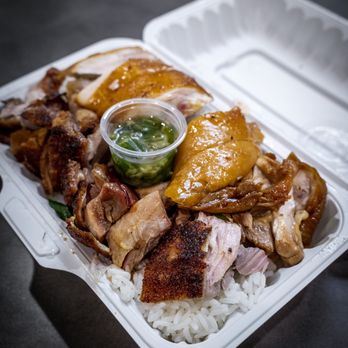 Grandeur Palace - Combo meal with Roast Pork, Soya Chicken, Veggies, and Rice - Seafood Near Me - Toronto, Ontario
