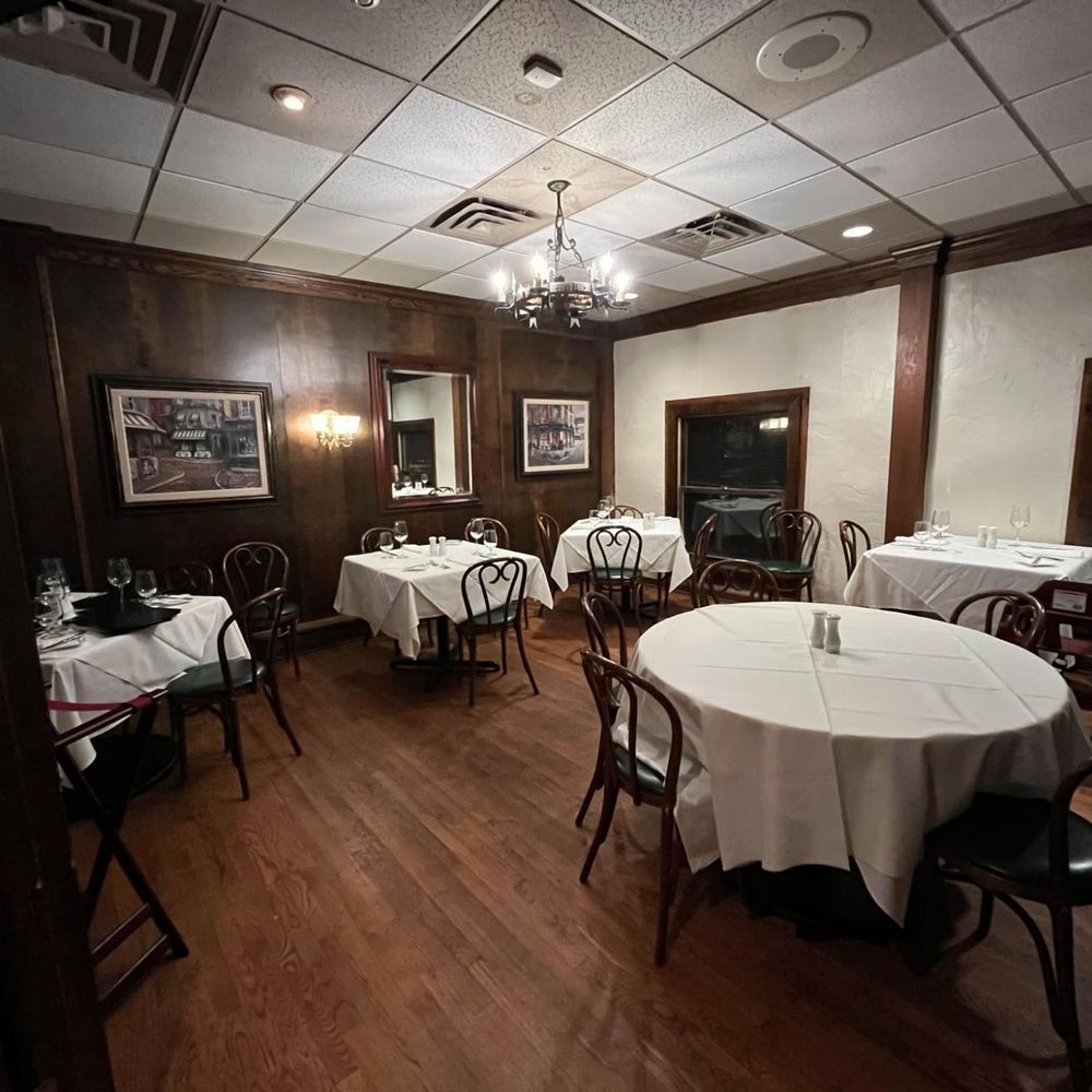 Chez Max Restaurant - Interior - French Near Me - Richmond, Virginia