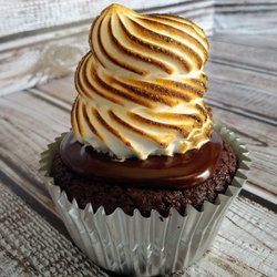 The Maple Pig Cupcakery - S'mores cupcakes