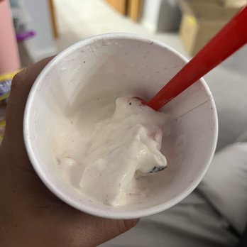 Dairy Queen Grill & Chill - My strawberry chocolate blizzard had virtually no strawberries or chocolate. - Ice Cream & Frozen Yogurt Near Me - Parker, Colorado