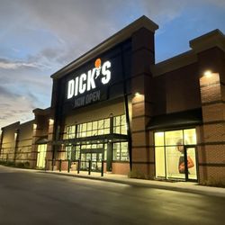 DICK'S Sporting Goods - Entrance