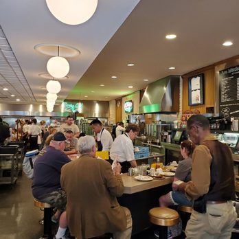 Lou Mitchell's - Breakfast & Brunch Near Me - Chicago, Illinois